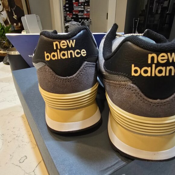 New Balance 574 Classics Womens Size 7 Style U574lgg Grey Beige NEW - Picture 5 of 8